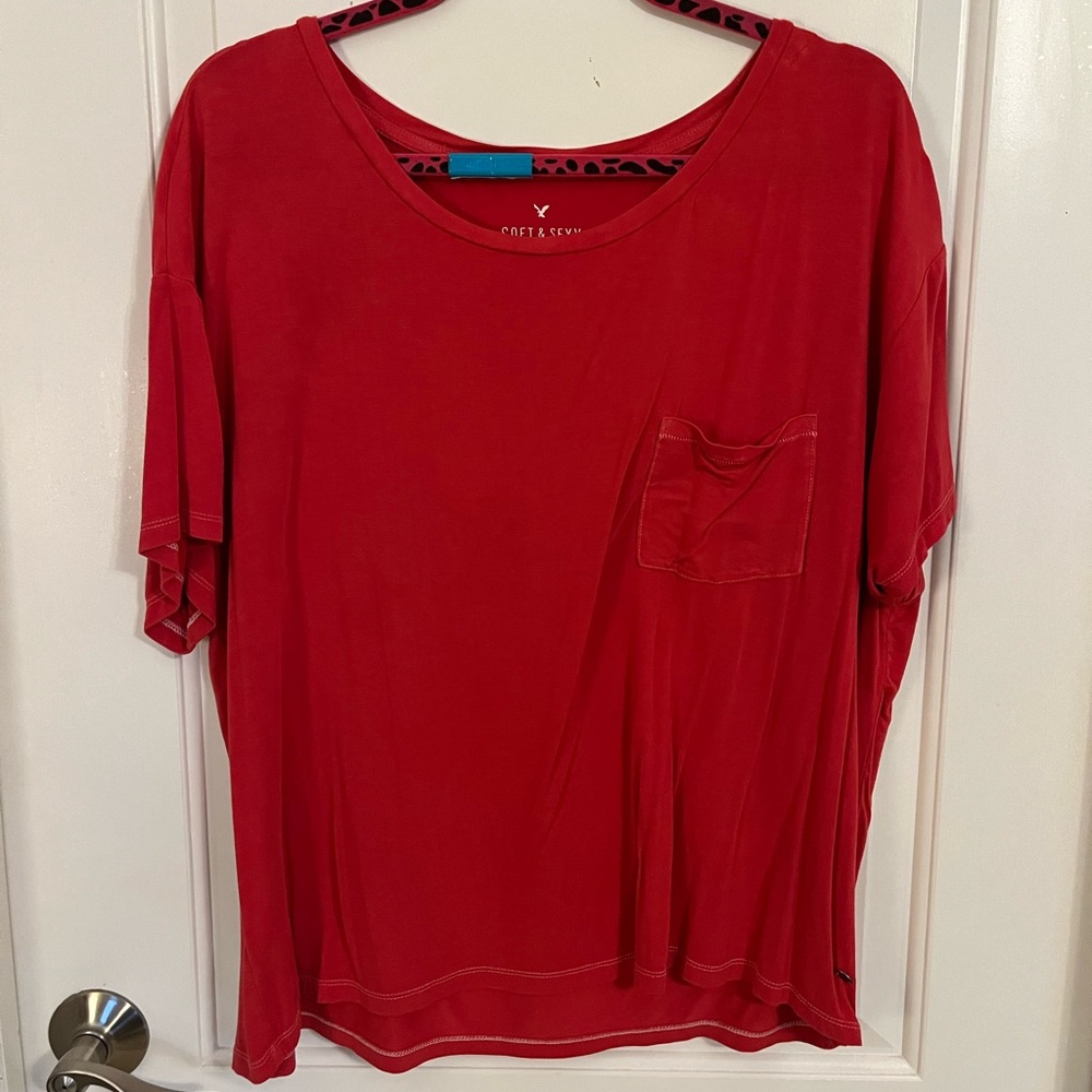 red American Eagle soft & sexy t-shirt